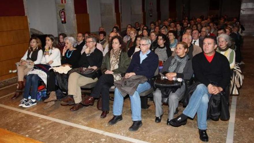 Público asistente a la charla sobre la ética en el auditorio vigués del Areal.  // Ricardo Grobas