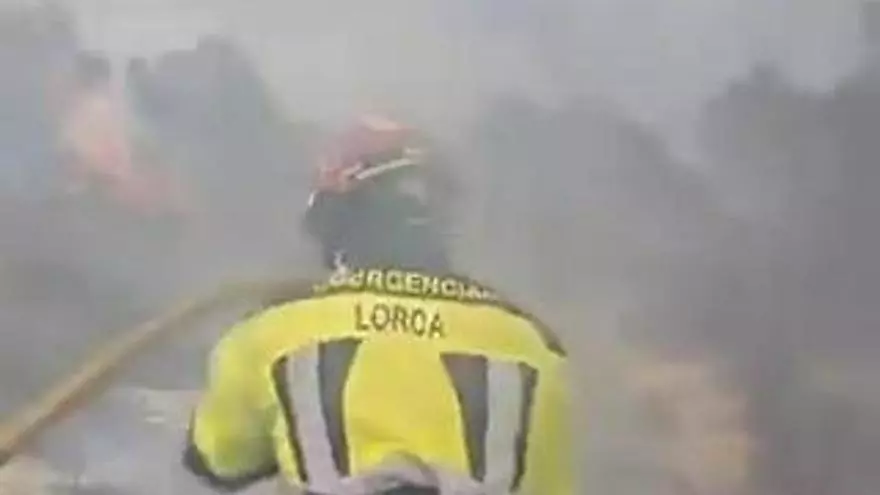 Así se enfrentan los efectivos a las llamas en Sierra Espuña