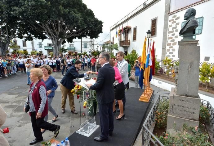 OFRENDA FLORAL 175 AÑOS FERNANDO LEÓN Y CASTILLO