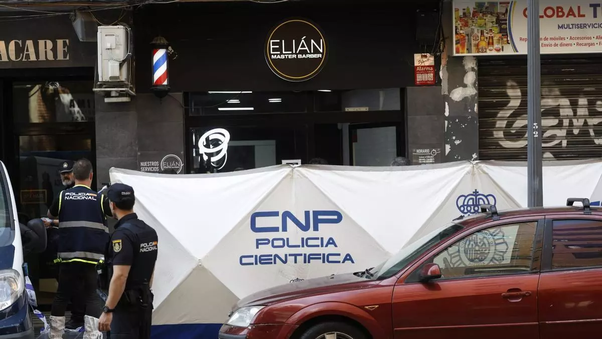 Un peluquero mata a otro a puñaladas en un local del barrio de la Fuente San Luis de Valencia