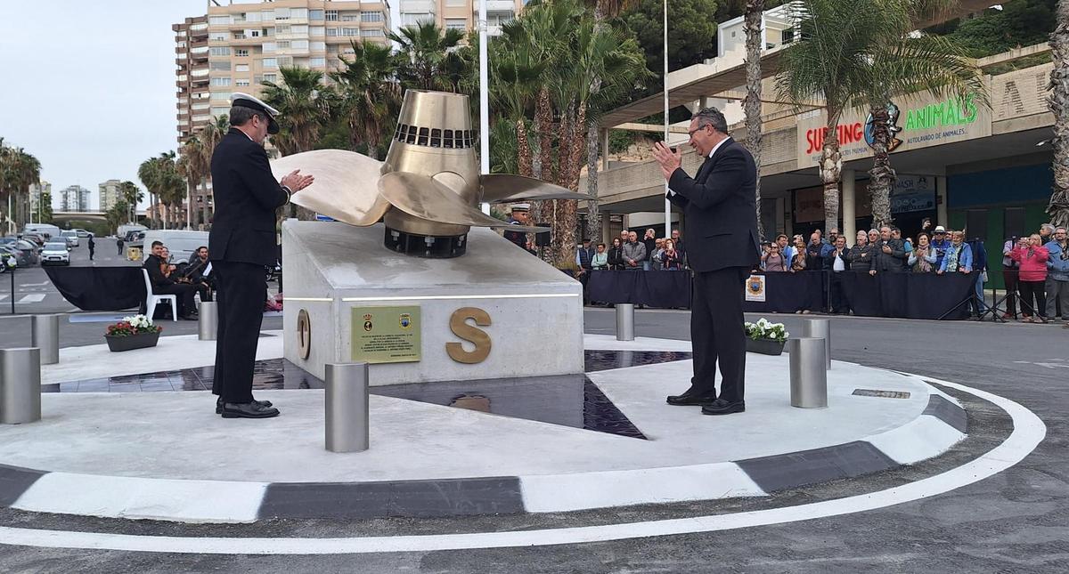 El momento del acto en el que se ha descubierto la placa.