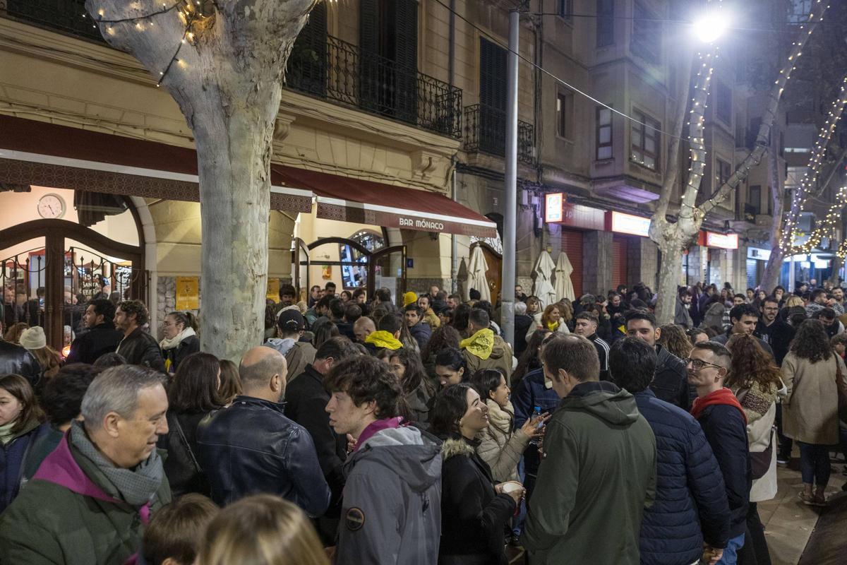 Palma celebra las 'llonguetades' de Sant Sebastià