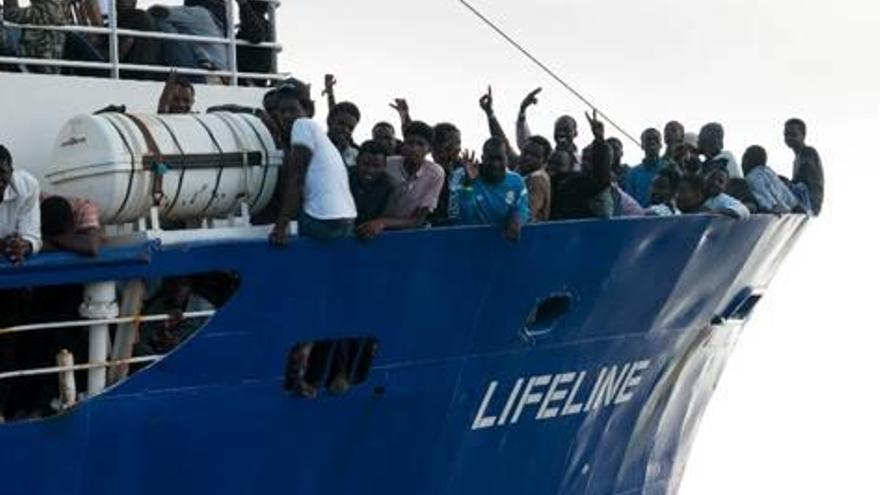 El vaixell de rescat «Lifeline» busca un port europeu.