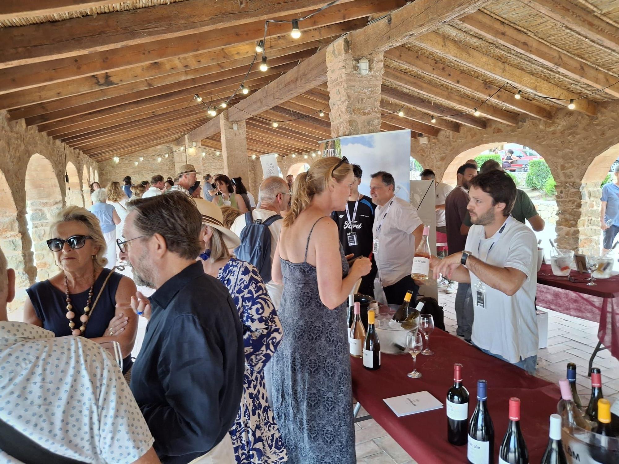 Singulares, de "poble" e insulares: la gran fiesta del vino en el riurau de Jesús Pobre (imágenes)