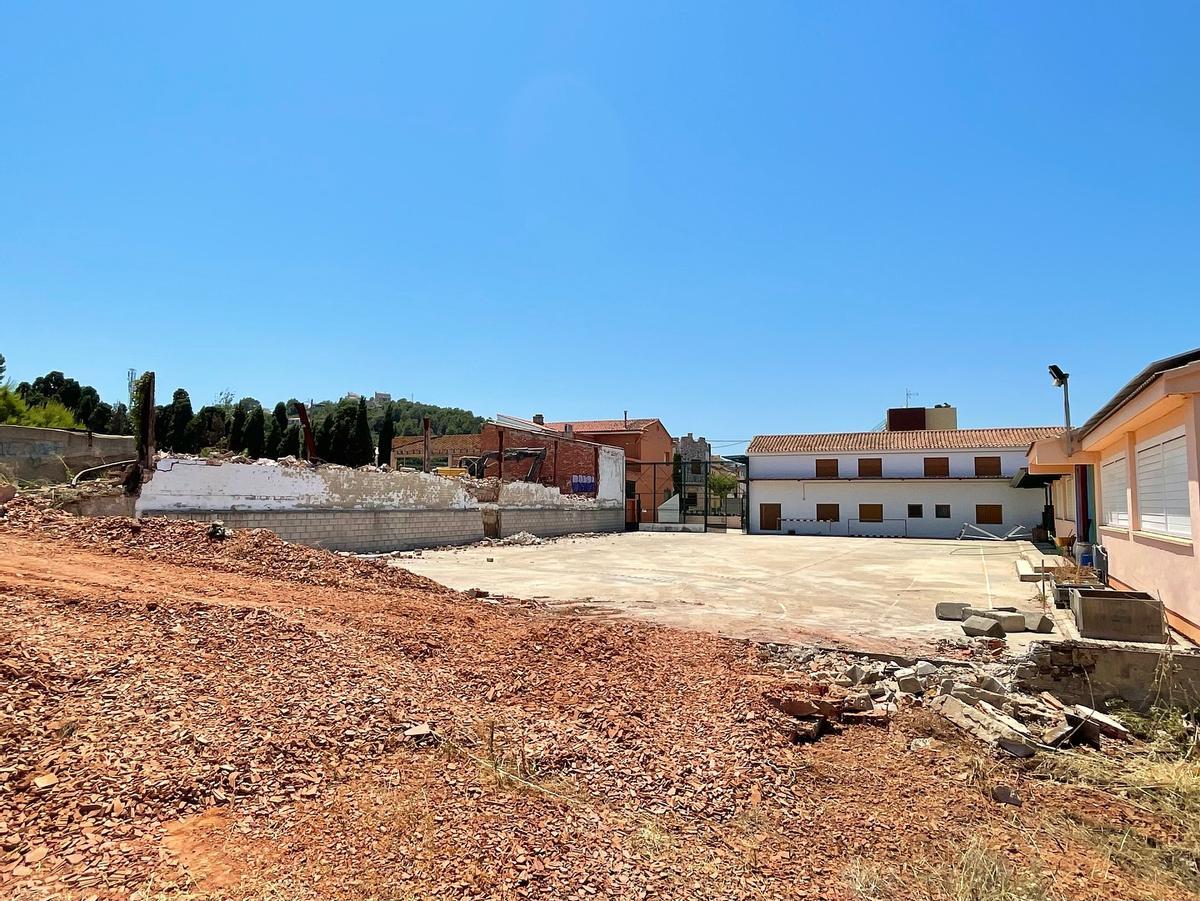 Las máquinas ya trabajan en las obras del CEIP de Potries