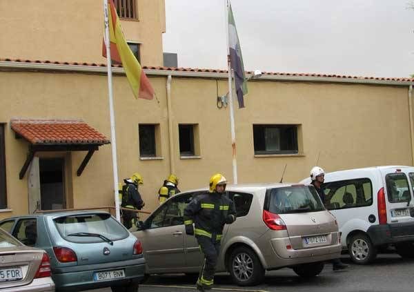 Imágenes del simulacro de incendio en una residencia de Jaráiz de la Vera