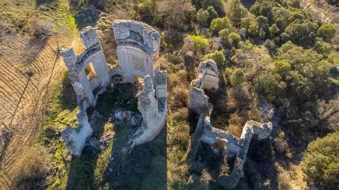 El pueblo fantasma de Guadalajara que esconde una ermita en una cueva