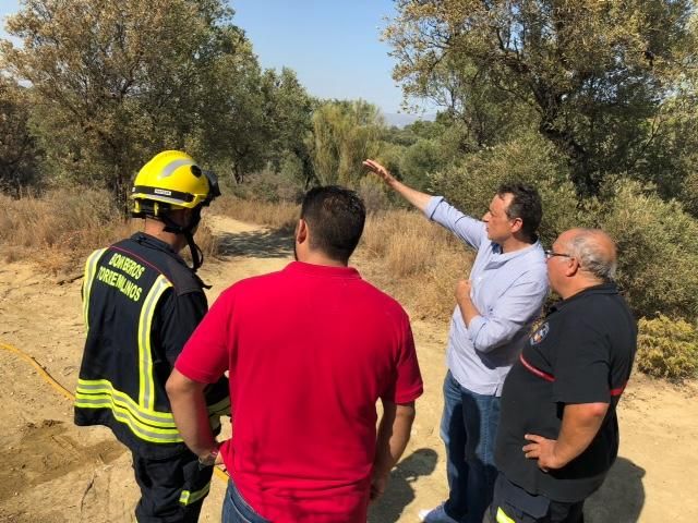 Un incendio en Torremolinos corta la A-7 y colapsa la MA-20