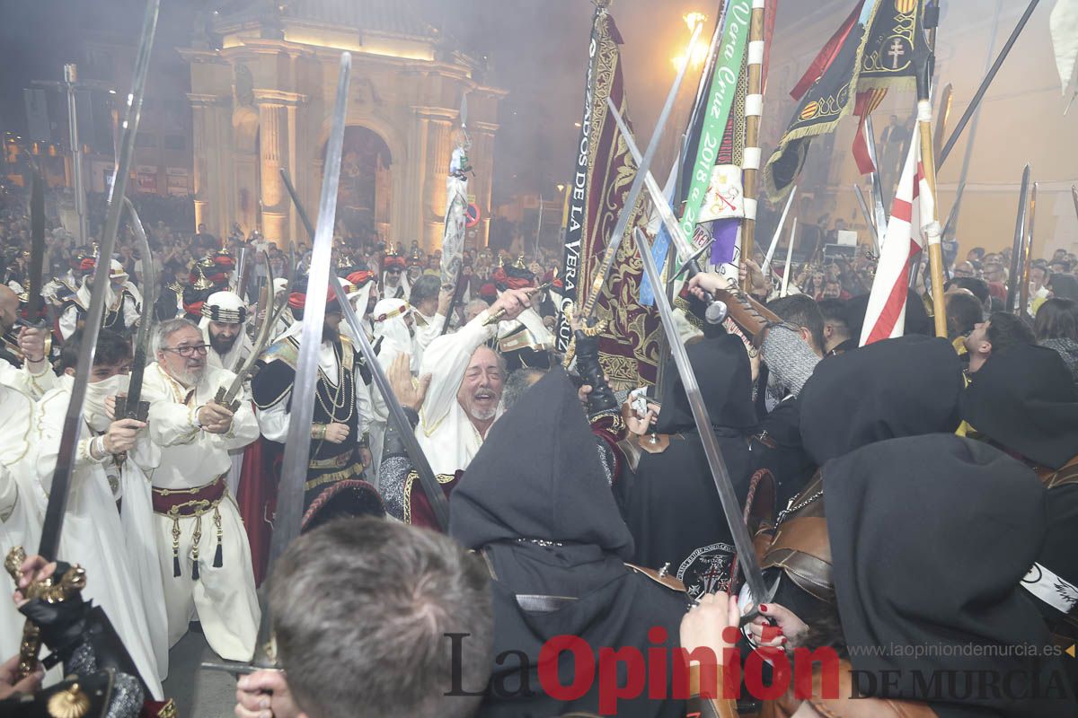 Fiestas de Caravaca: procesión del Baño (procesión, parlamento y baño de la Cruz)