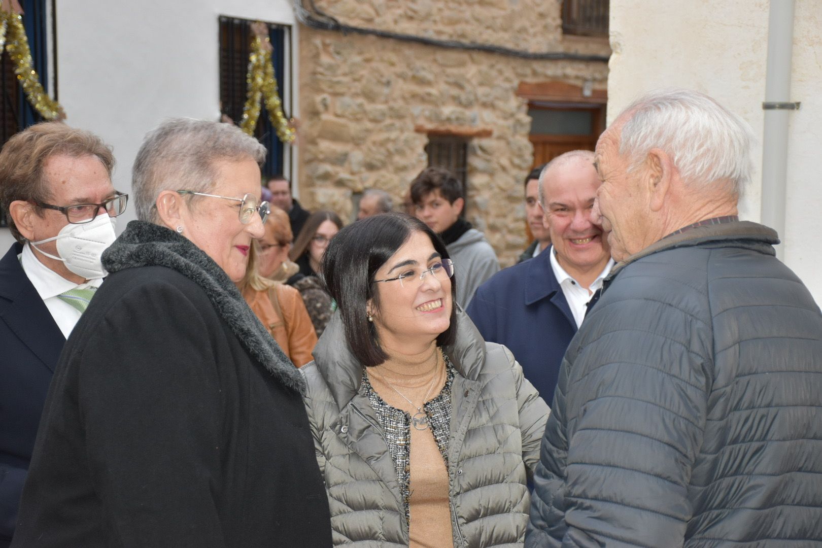 Sanidad condecora a la doctora Mª Amparo Máñez Martí