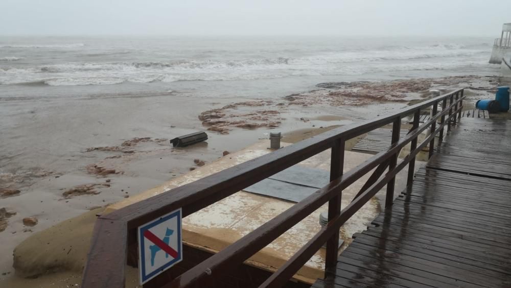 Así ha quedado la playa de Los Locos tras el temporal