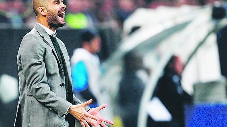 Un gesto de Guardiola durante el partido del martes en Milán.