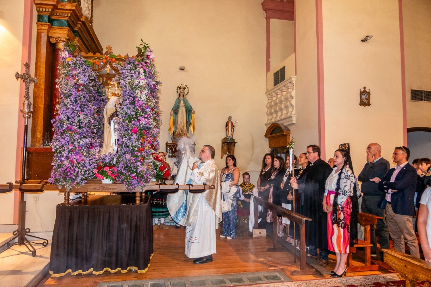 Tábara festeja la Virgen del Camrne más femenina