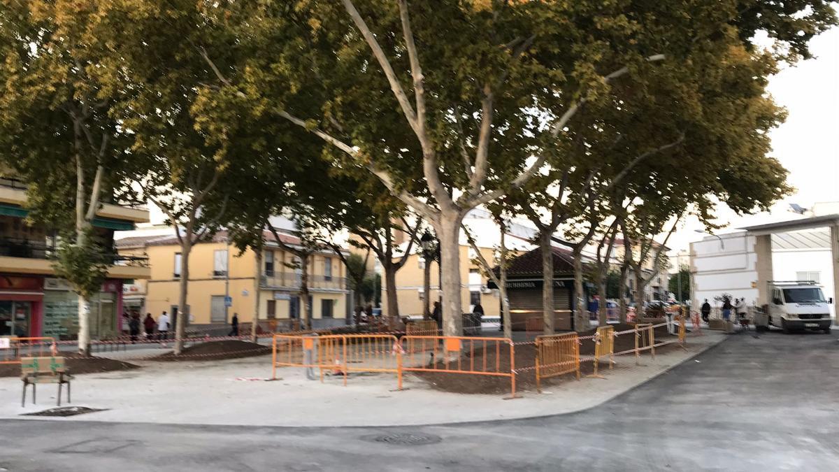 Obras que se realizan en la Plaza de Andalucía de Baena.