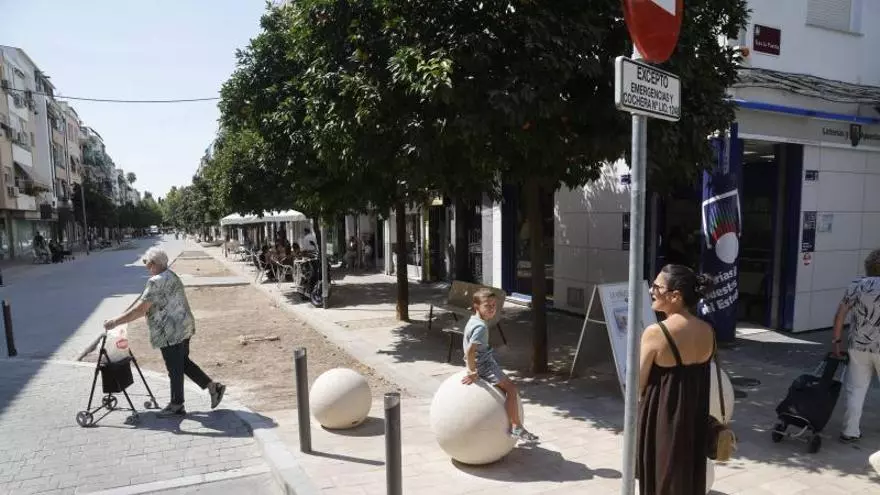 La Viñuela estrena mobiliario urbano