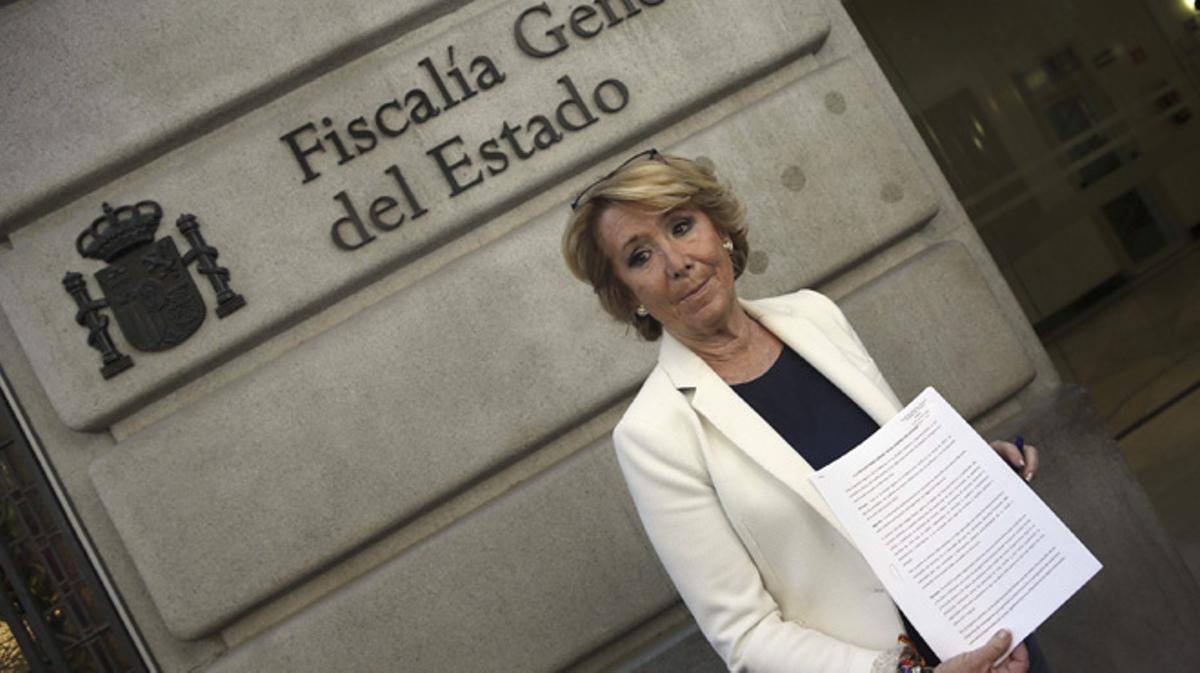 Esperanza Aguirre, este jueves, tras acudir a la Fiscalía General del Estado a denunciar la filtración de su declaración de la renta.