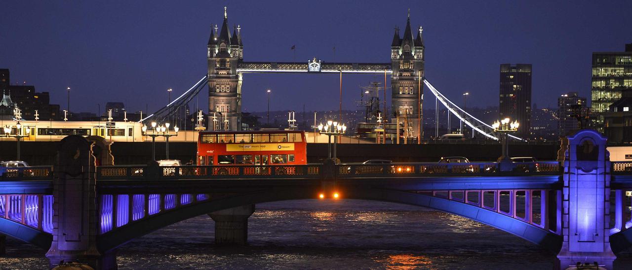 Vista nocturna de la ciudad de Londres.