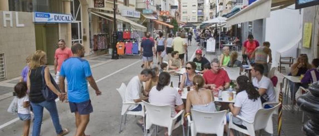 Los hosteleros de la playa de Gandia no ven mejoría en sus cuentas de resultados