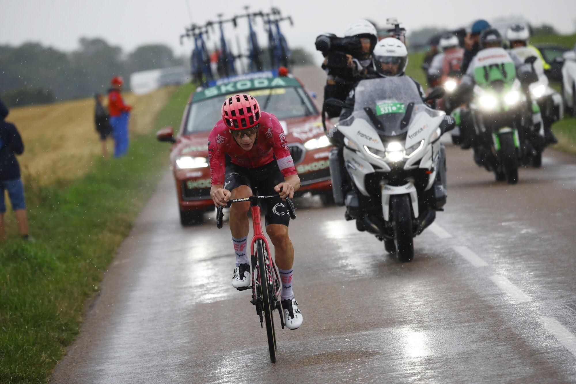 (France), 26/07/2025.- Australian rider Harry Sweeny of EF Education - EasyPost team in action during the 20th stage of the Tour de France cycling race over 184.2km from Nantua to Pontarlier, France, 26 July 2025. (Ciclismo, Francia) EFE/EPA/MARTIN DIVISEK