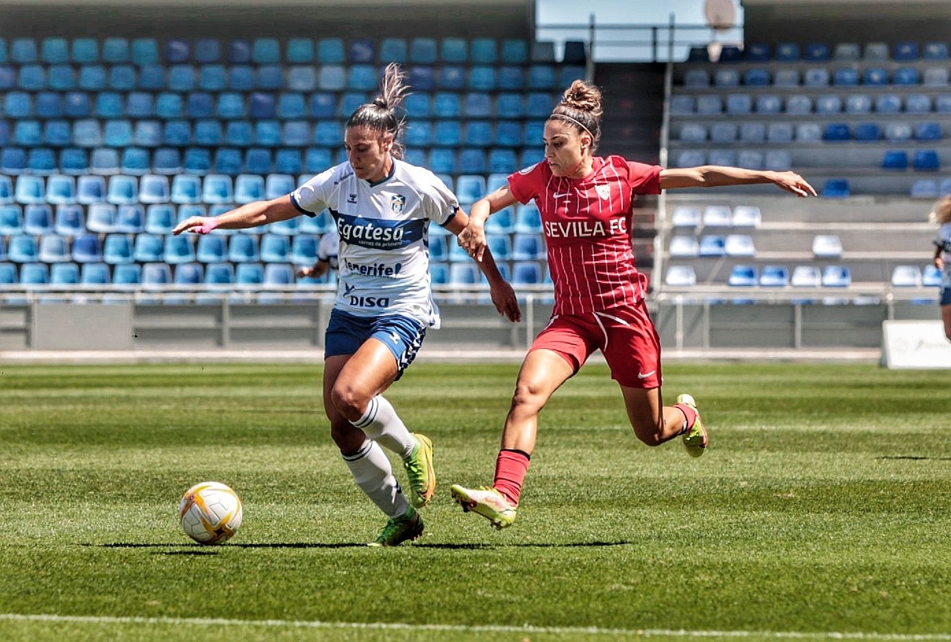 Partido futbol UDG Tenerife-Sevilla de Primera Iberdrola liga femenina