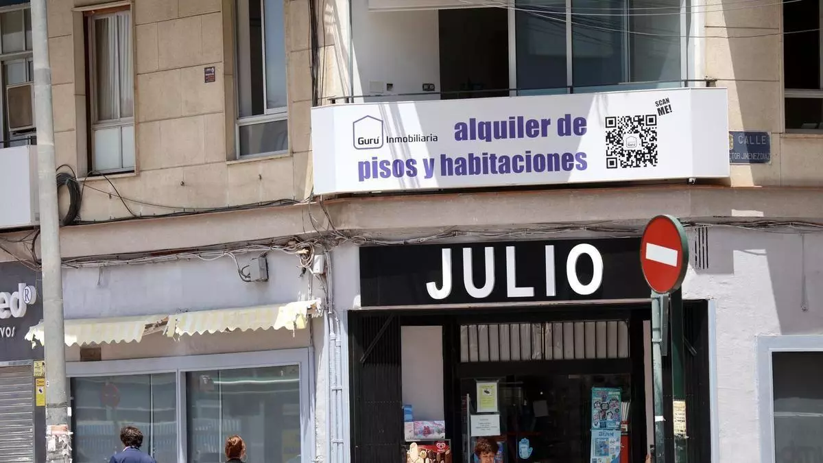 Medio centenar de personas compite por cada piso en alquiler en Murcia