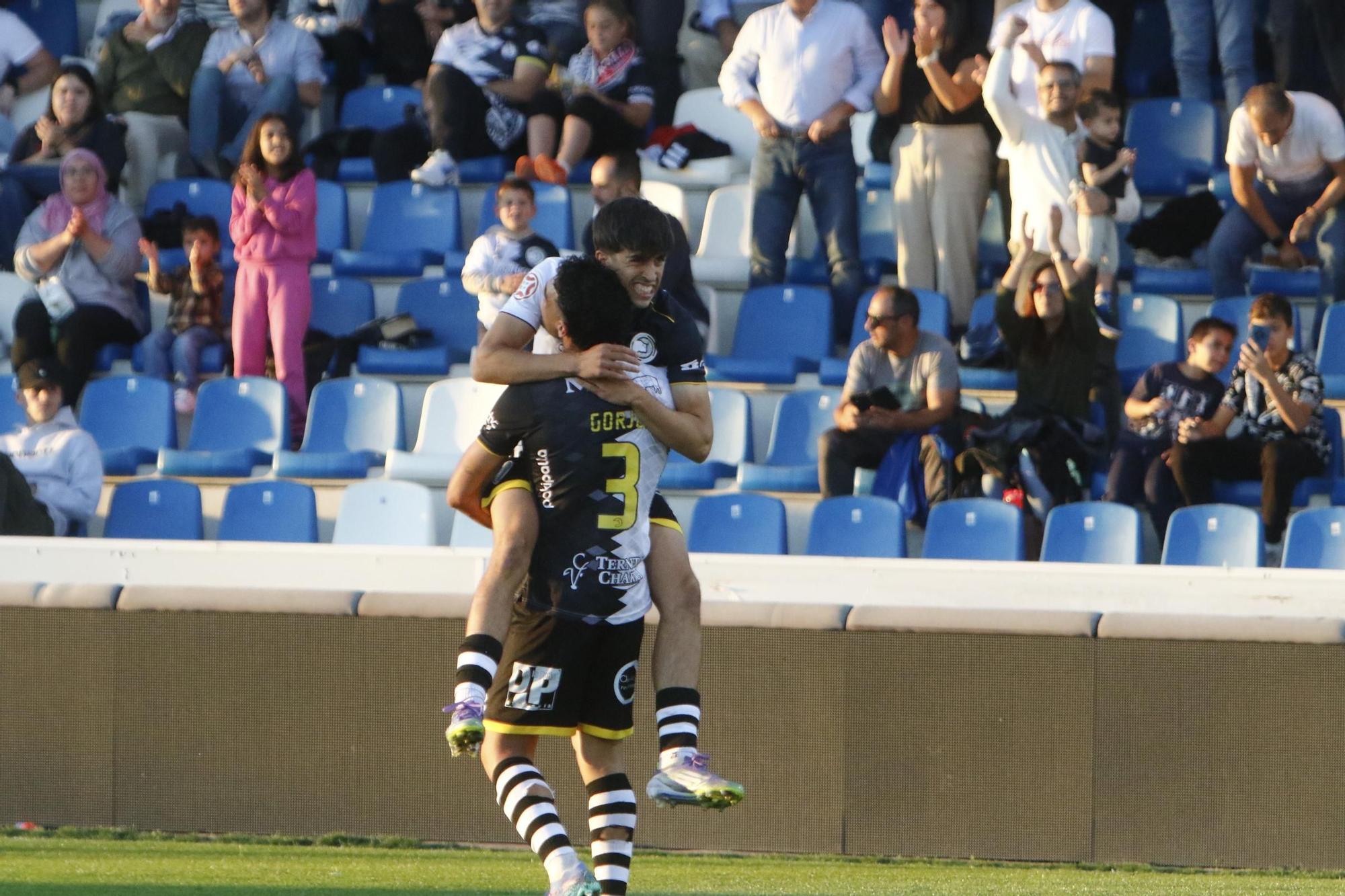 FOTOGALERÍA: Las imágenes de la derrota del Mérida en Salamanca (2-0)