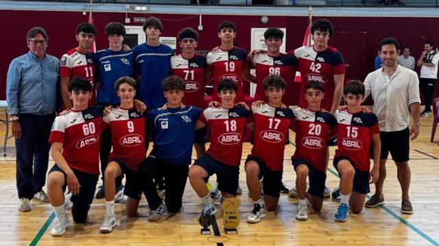 El Grupo Deportivo Bosco, con la V Mini Copa cadete. |