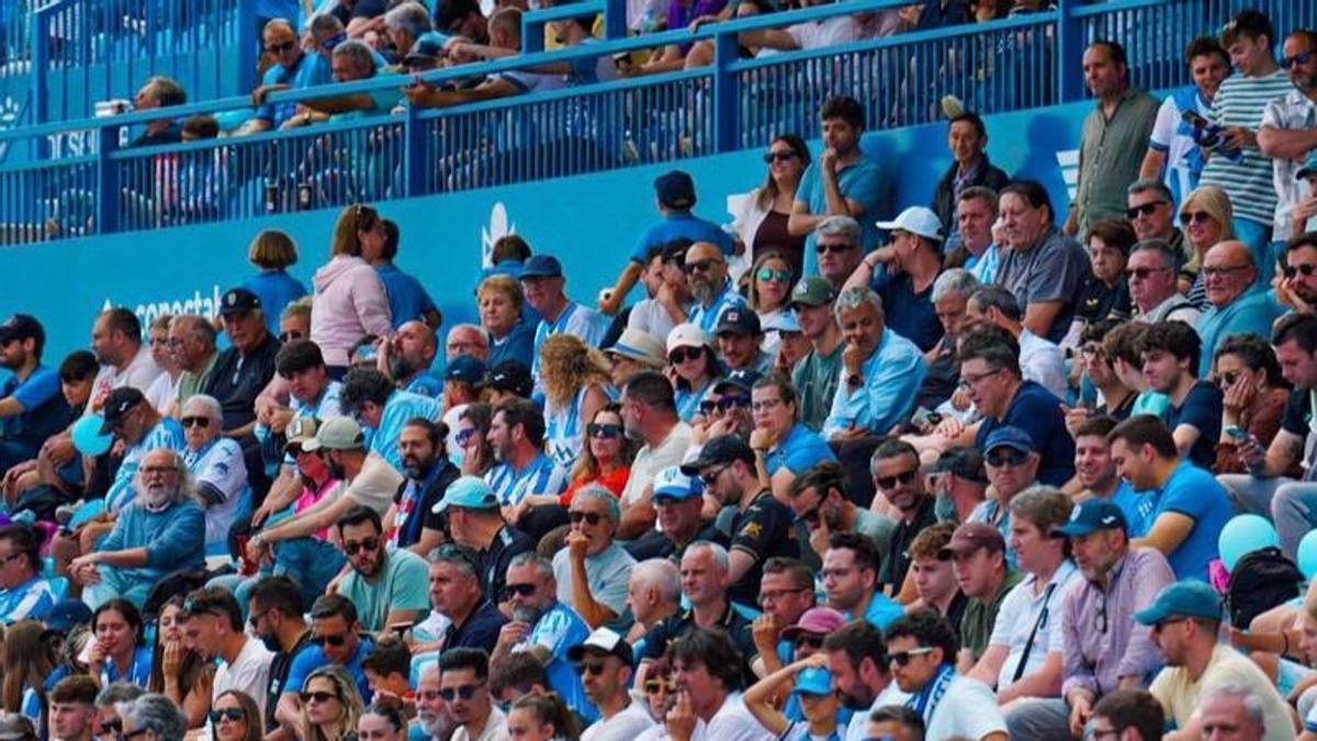 La tribuna del Estadi Balear llena en el partido de semifinales ante el Coruxo