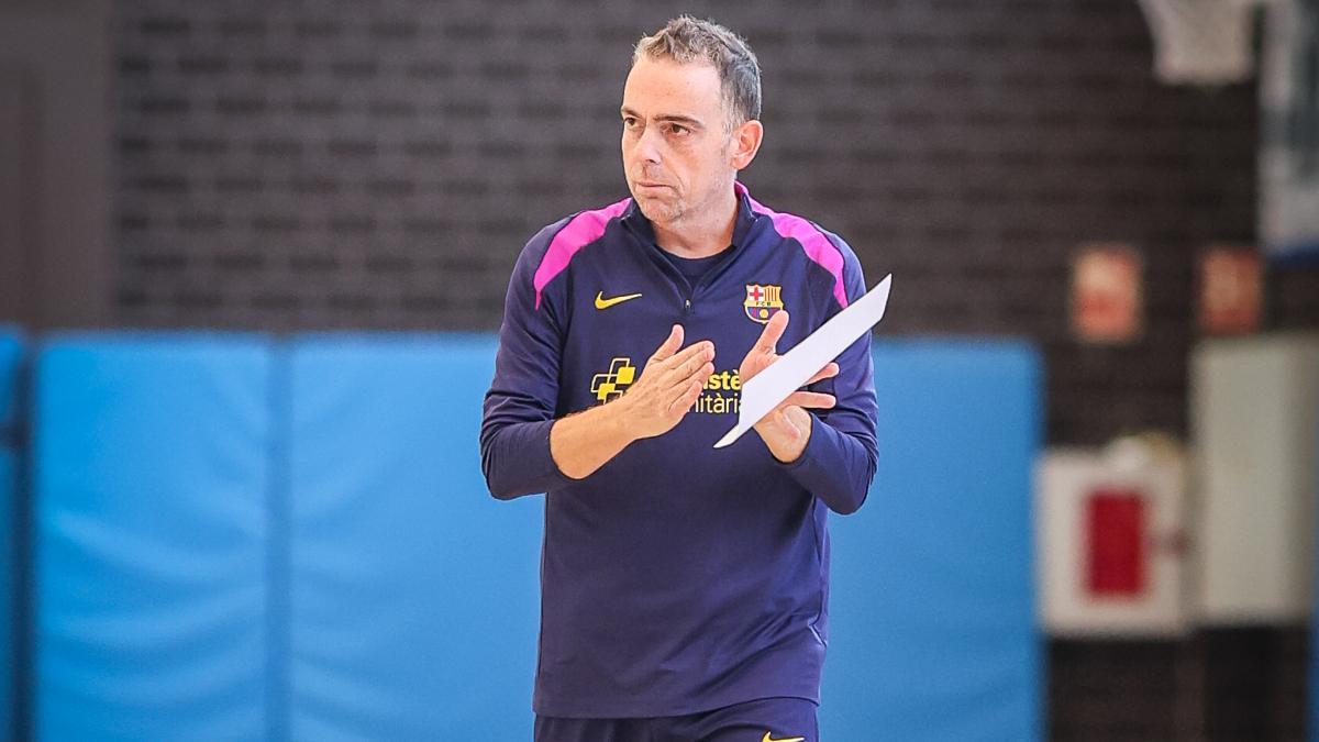 Óscar Orellana, entrenador del Barça