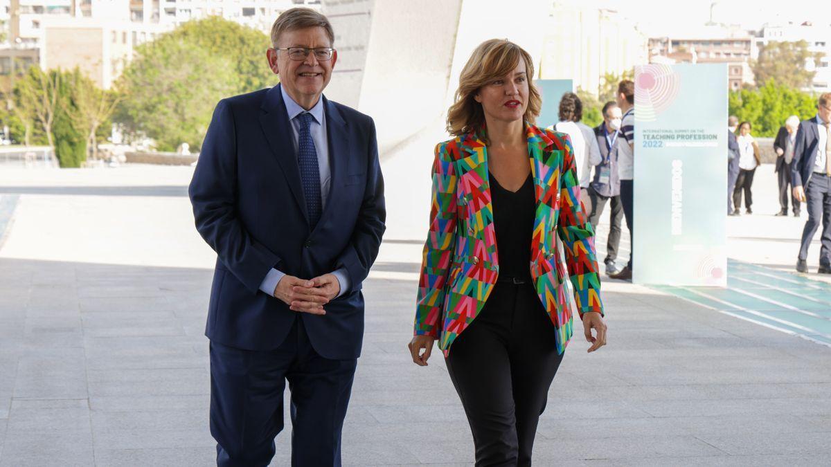 Puig, este jueves, con la ministra de Educación, Pilar Alegría.