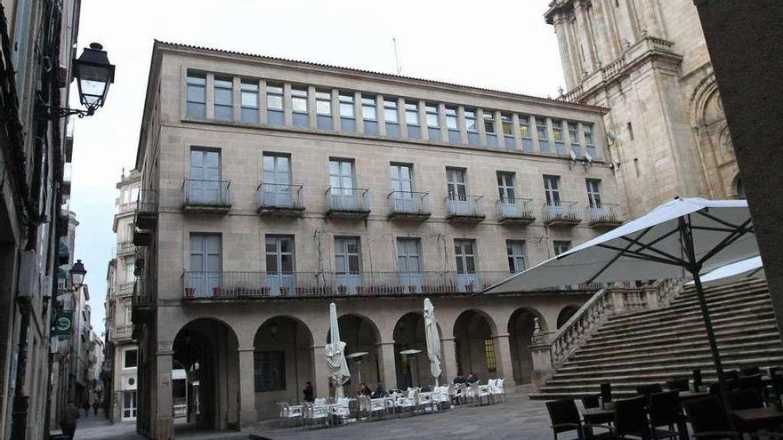 El antiguo edificio de la Policía Local, en la plaza de San Martiño, al lado de la catedral. // Iñaki Osorio