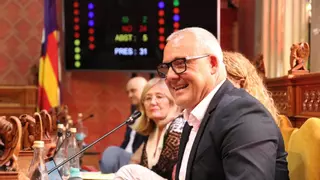Alzamora se despide del Consell con un emotivo mensaje para su mujer: "Su apoyo incondicional ha sido mi energía"