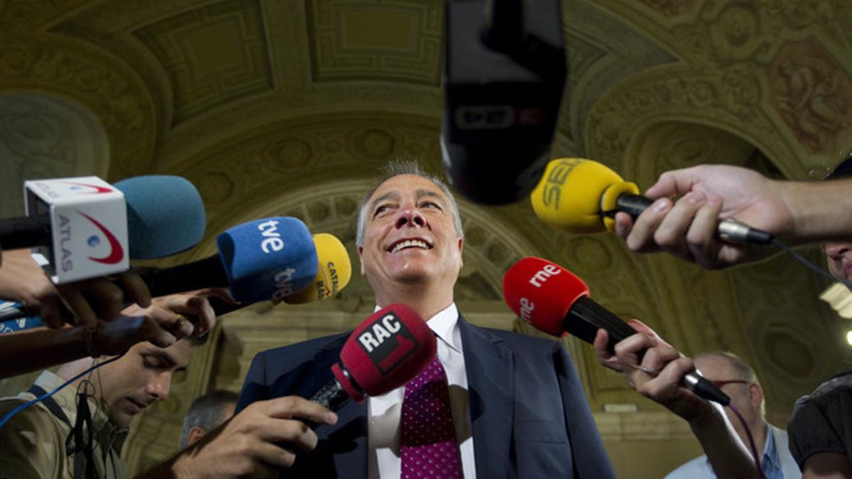 El líder del PSC, Pere Navarro, atiende a los medios de comunicación, el pasado 29 de agosto.