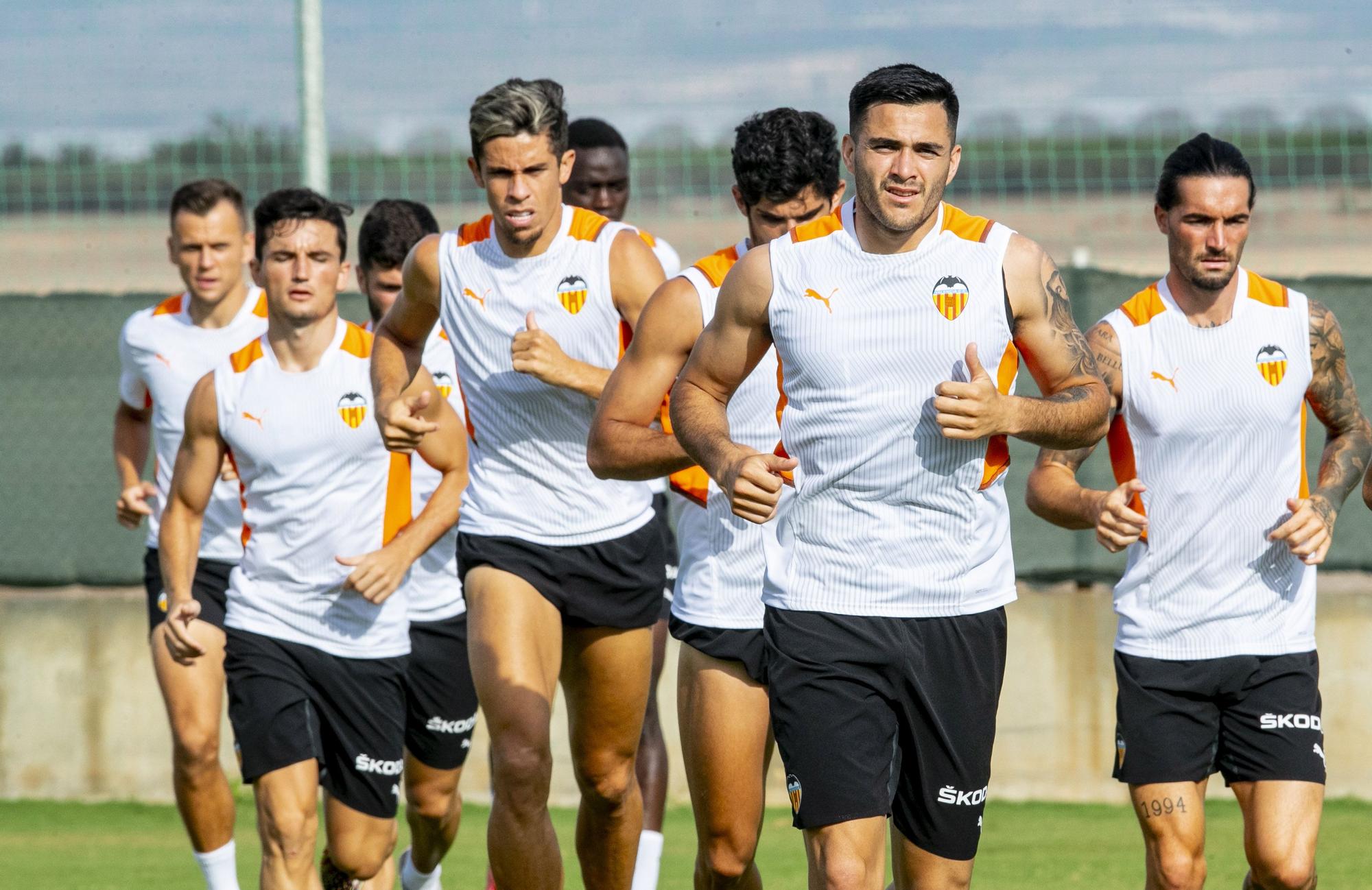 La semana de entrenamientos del Valencia CF en imágenes