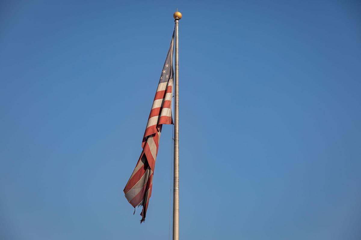 Devastación en las calles de Los Ángeles tras el fuego