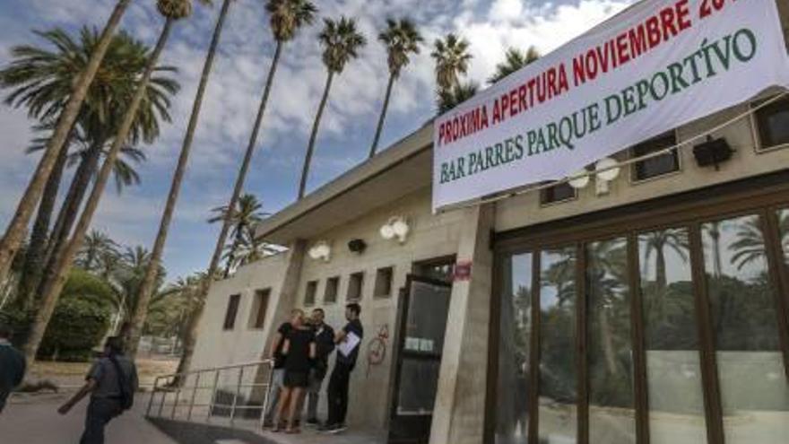 El bar del parque Deportivo se reabre en un mes tras dos años cerrado