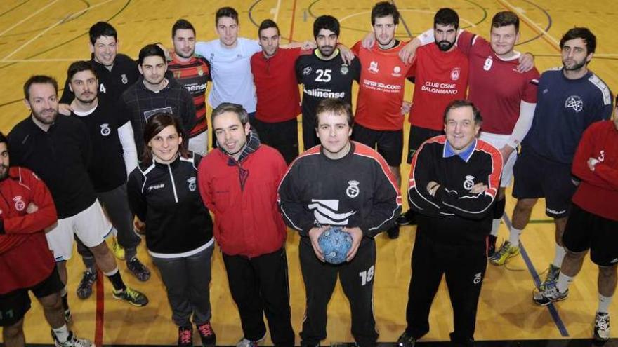 Imagen del equipo rojinegro, ayer, en el pabellón Lalín Arena. // Bernabé/Javier Lalín