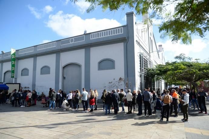 19-02-19. LAS PALMAS DE GRAN CANARIA. COLAS ENTRADAS CARNAVAL.  FOTO: JOSÉ CARLOS GUERRA.