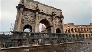 Un rayo impacta en el Arco de Constantino en Roma provocándole daños