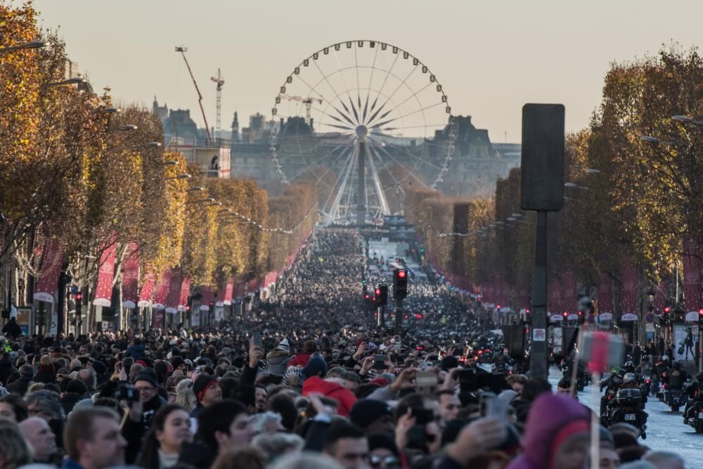 Multitudinario funeral por Johhny Hallyday en París