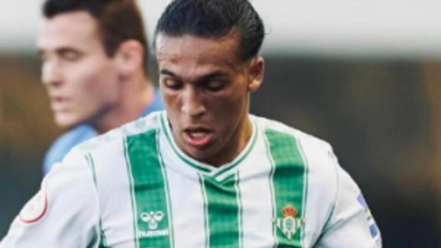 Yanis, con los colores del Real Betis en un partido de este curso.