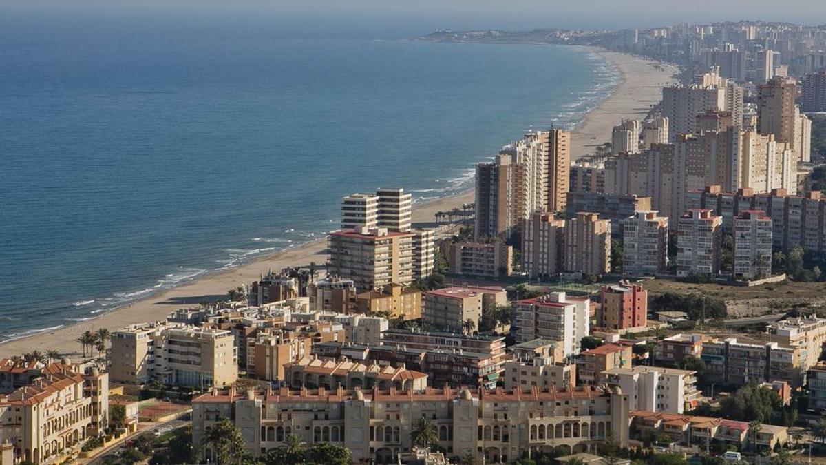 Imagen aérea de la playa de San Juan de Alicante