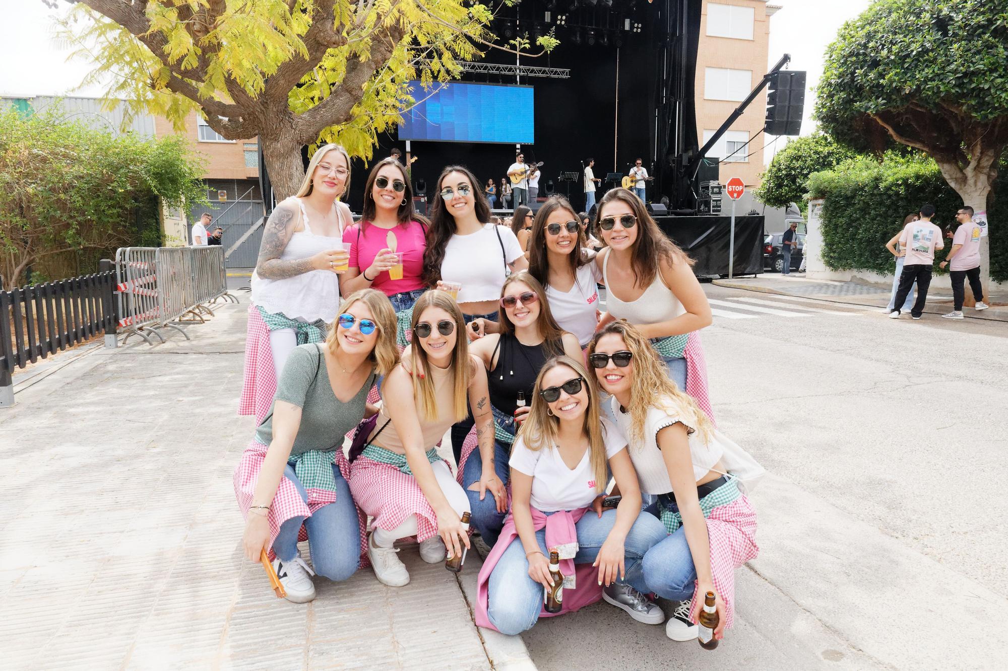 ¡Búscate en la macrogalería! Castellón vive un puente de fiestas en los municipios