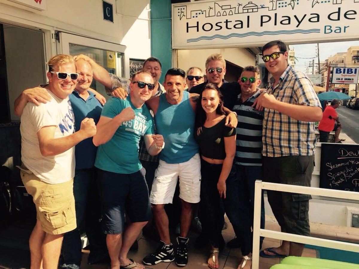 Dank Stammkunden und langjähriger Mitarbeiter ist das Hostal Playa de Palma für die Gülpens mehr als nur ein Arbeitsplatz. Ein Foto von vor einigen Jahren.