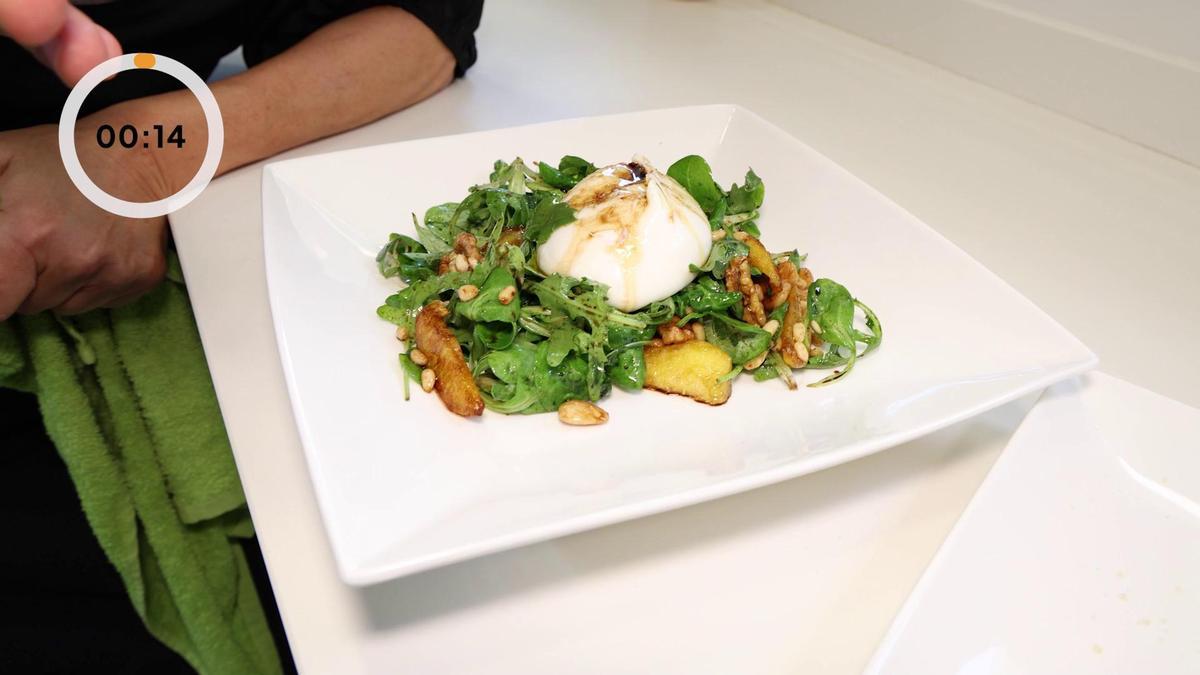 Ensalada de nectarinas y frutos secos