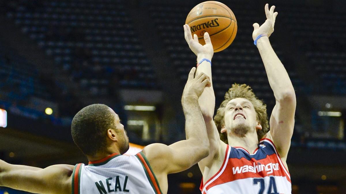 Jan Vesely, junto al exazulgrana Gary Neal