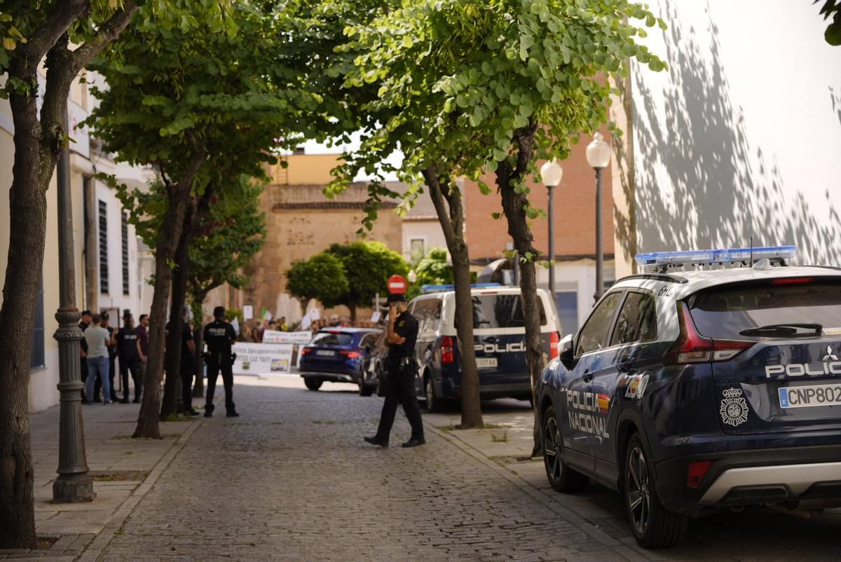 Las imágenes del pleno de la Asamblea de Extremadura en el que Gallardo ha tomado posesión como diputado