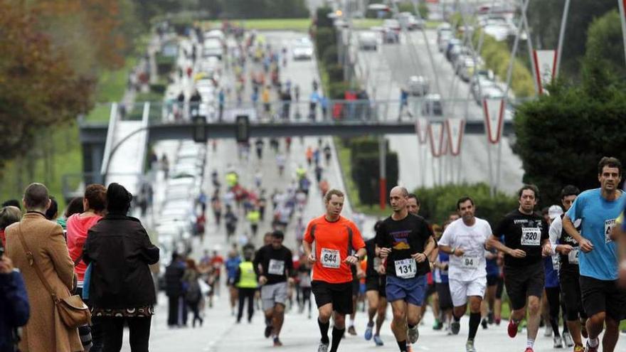 Participantes en la primera edición de la carrera, celebrada el año pasado.