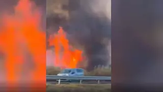 Un coche ardiendo causa un incendio de Nivel 1 en Cañaveral (Cáceres)