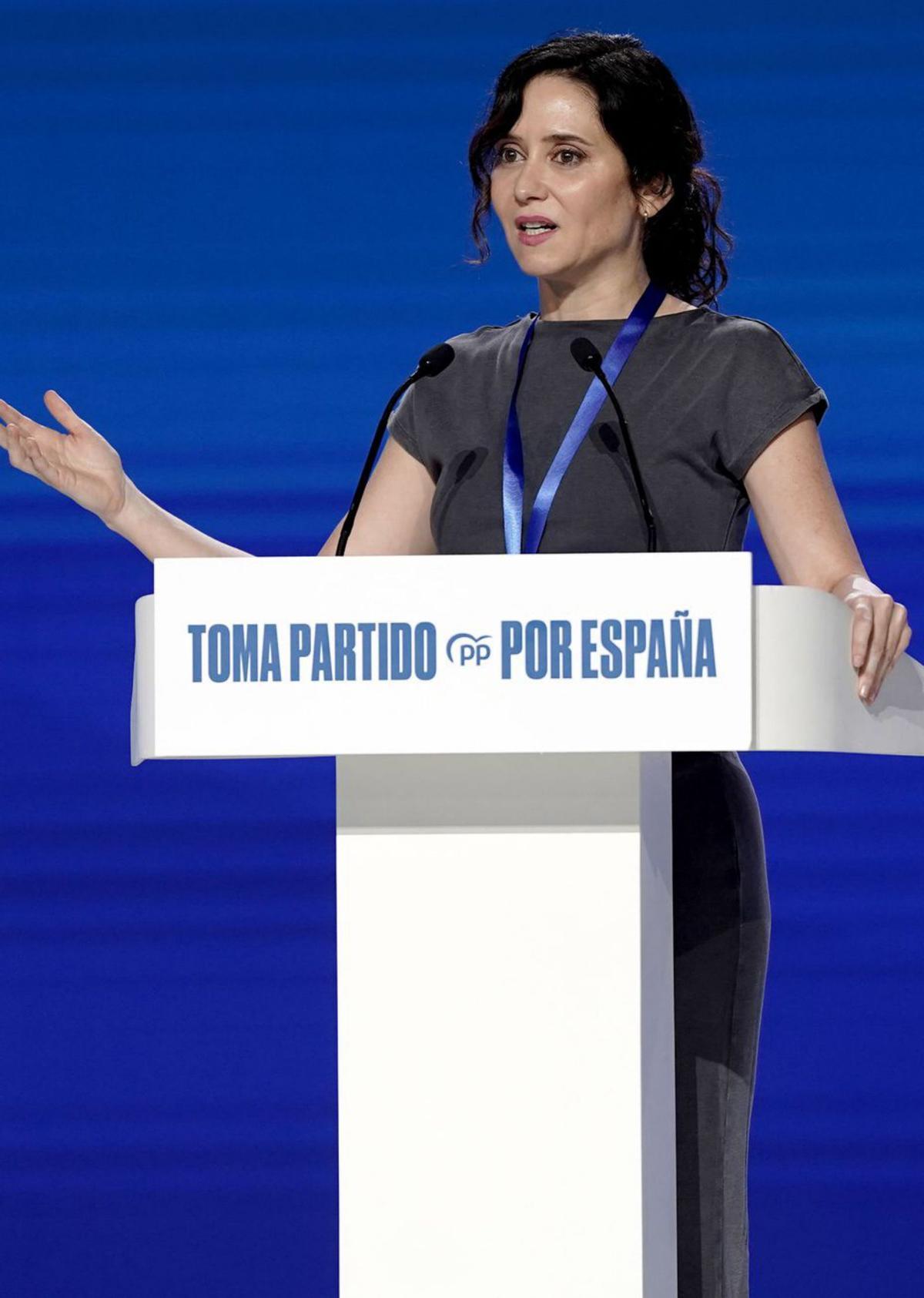 Ayuso assumeix el lideratge de Feijóo i situa afins a la cúpula Ayuso assumeix el lideratge de Feijóo i situa afins a la cúpula